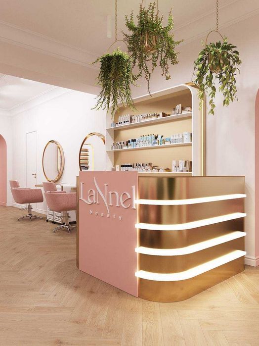 Коммерческое помещение в центре ( начат ремонт под салон красоты)