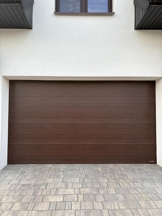 Brama segmentowa Wiśniowski