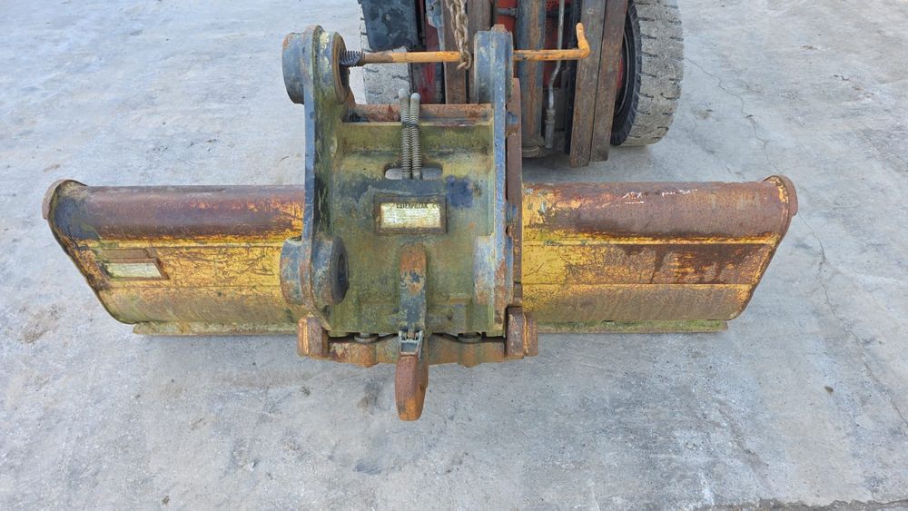 Skarpówka łyżka z szybkozłączem hydraulicznym werakter