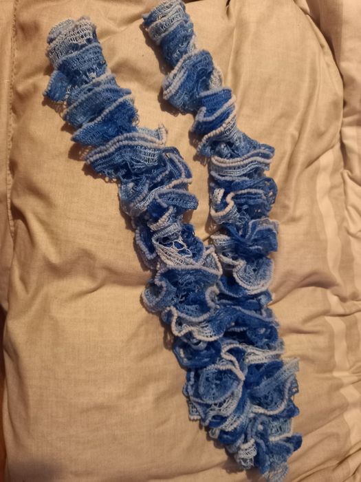 В'язаний шалик, блакитно-синій