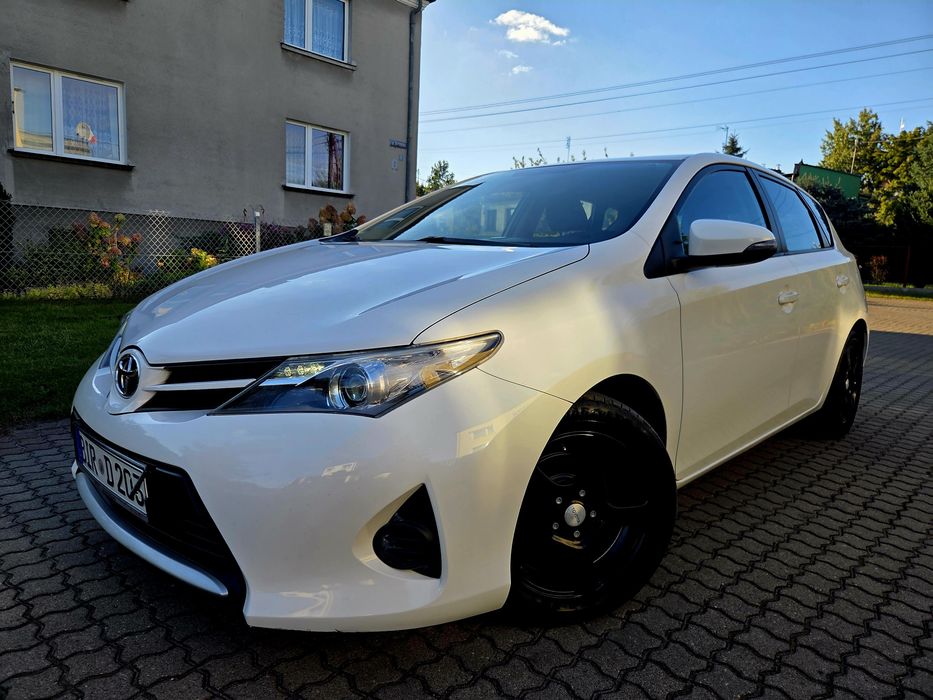 Toyota Auris 1.6 benzyna 2013 rok