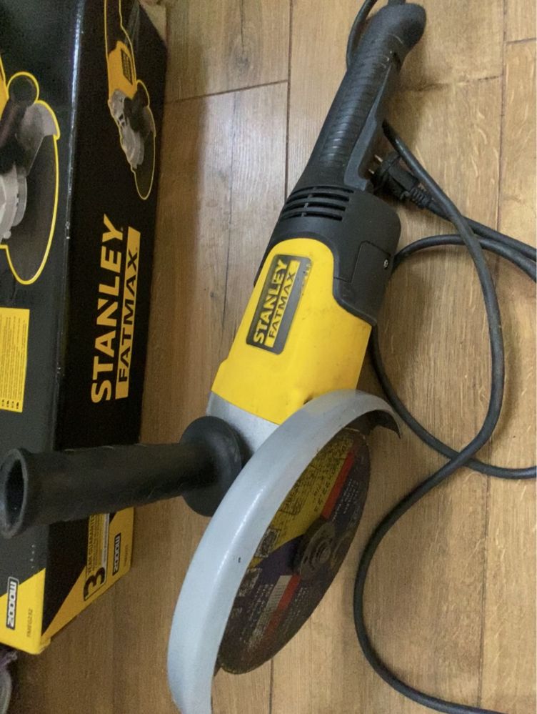 Болгарка Stanley Fatmax FMEG232 диск 230 мм