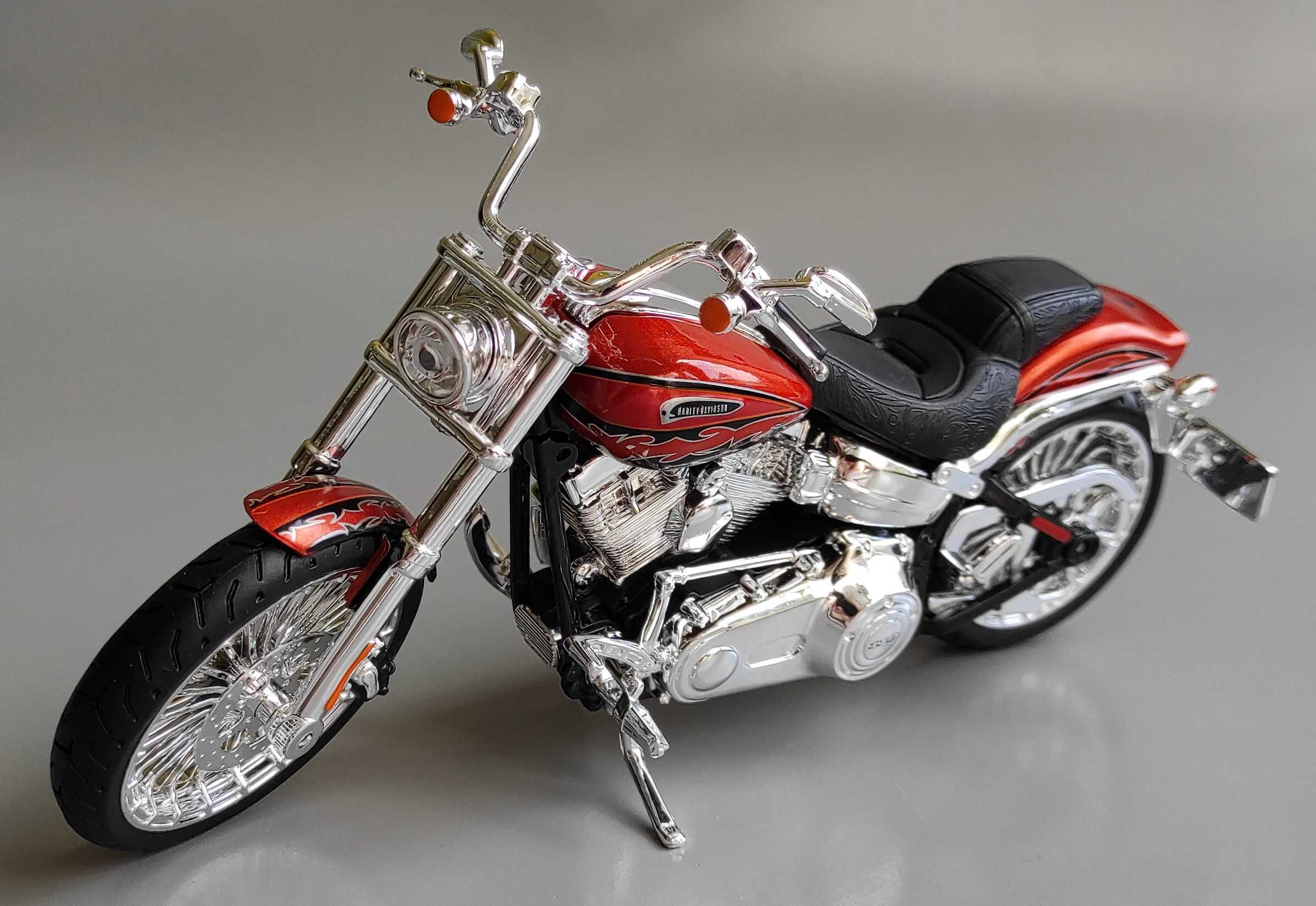 Модель "Harley-Davidson CVO Breakout 2014" 1/12 (Maisto)