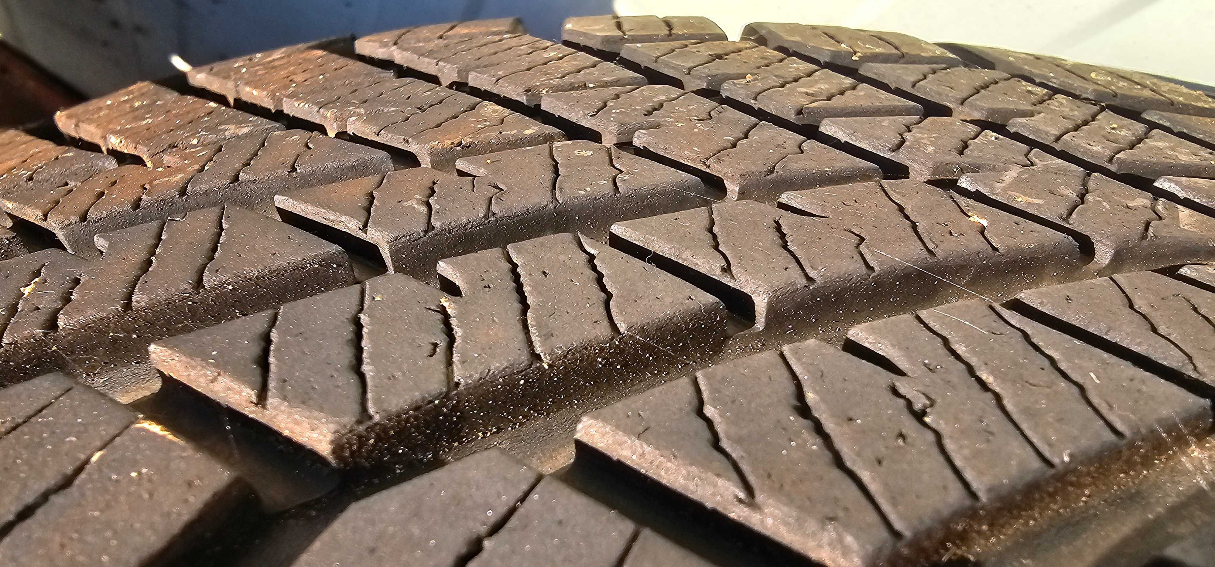 Koła Felgi VW TIGUAN 5x112  NOWE OPONY ZIMOWE 2022r 7MM 215/65 R17