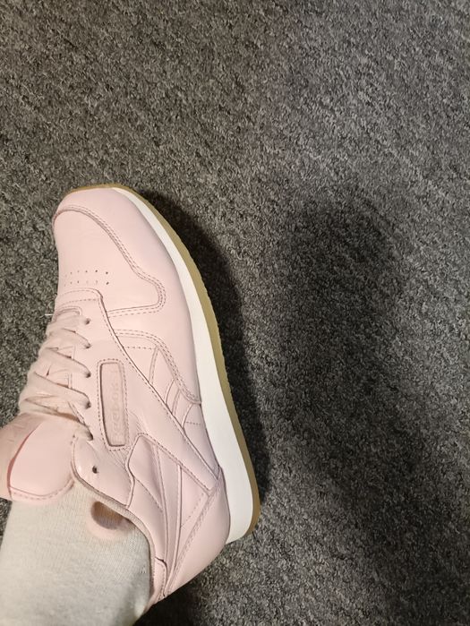 Жіночі кросівки шкіра Reebok р36