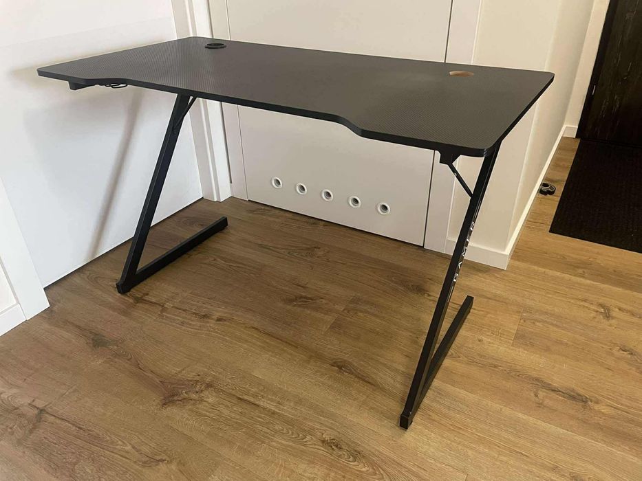 Biurko gamingowe HALSTED 60x120 czarny