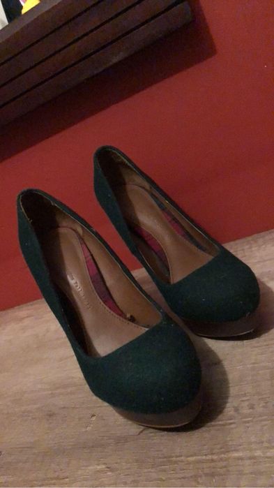 Wysokie Czółenka na słupku 38