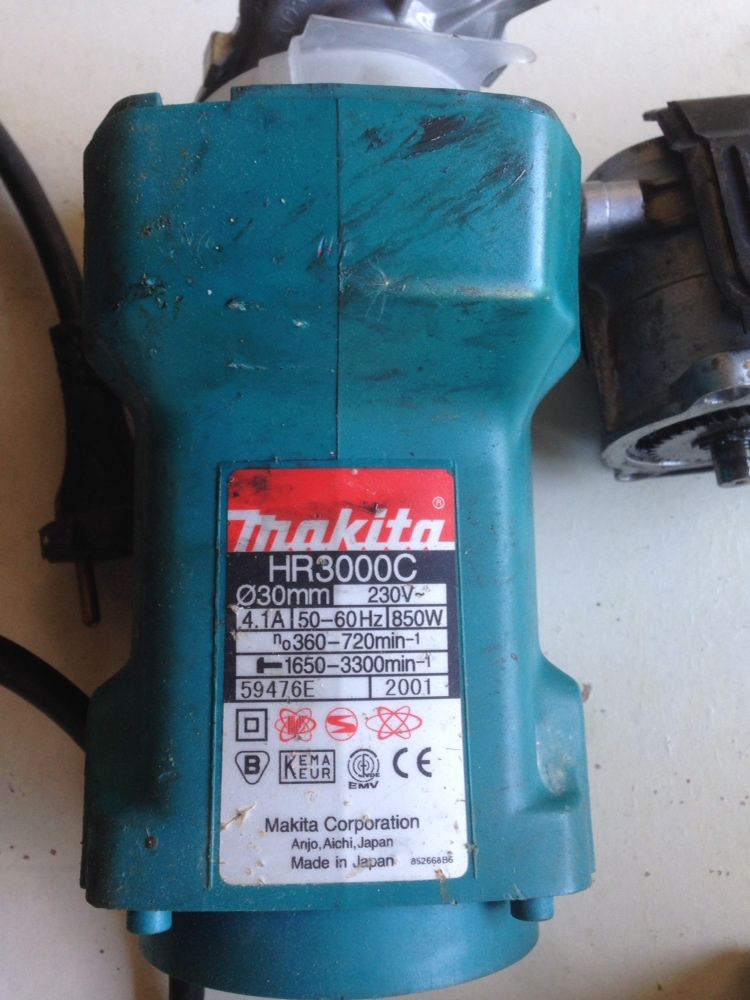 Martelo/Berbequim MAKITA HR 3000 C