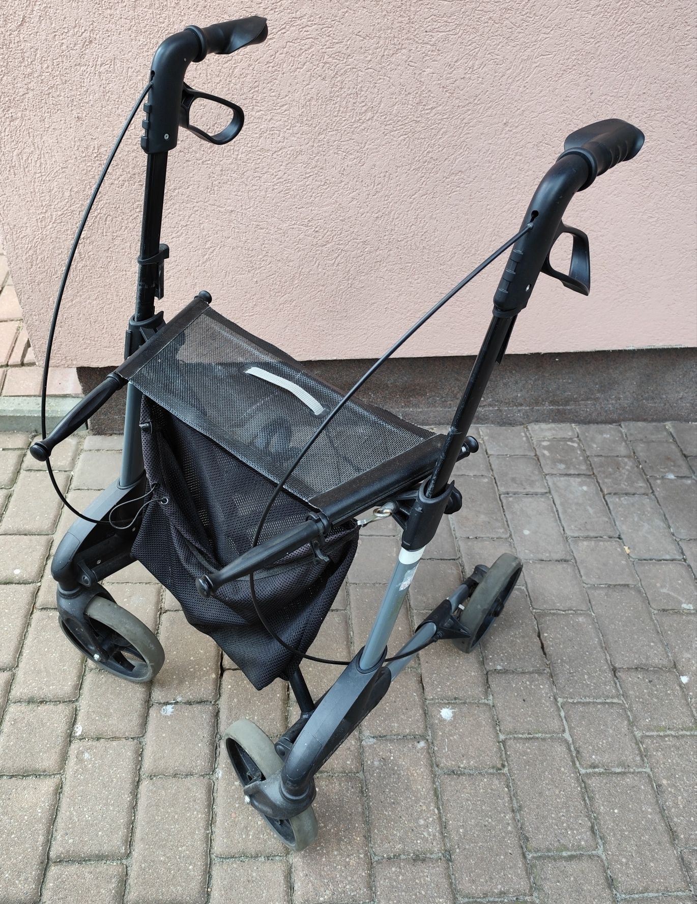 Chodzik balkonik dla osoby niepełnosprawnej