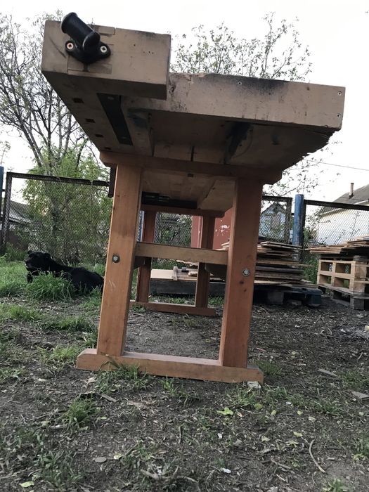 Верстак столярный