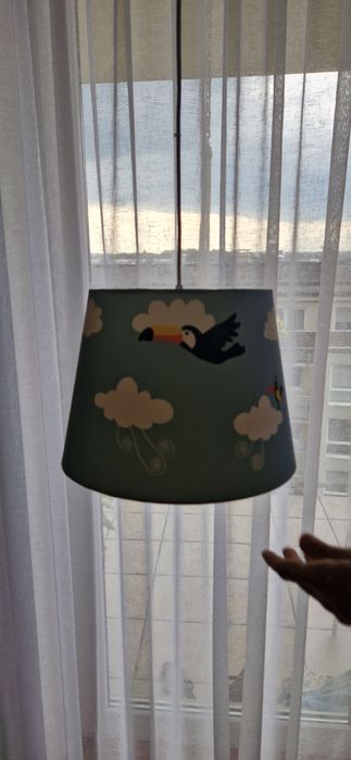 Lampa wisząca do pokoju dziecięcego Ikea