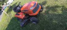 Tractor corta relva