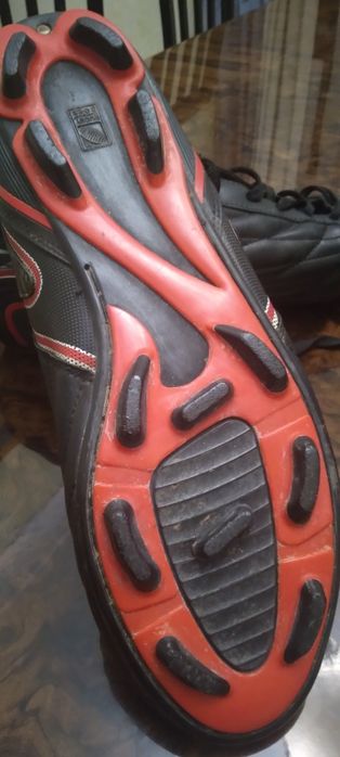 Бутсы футбольные