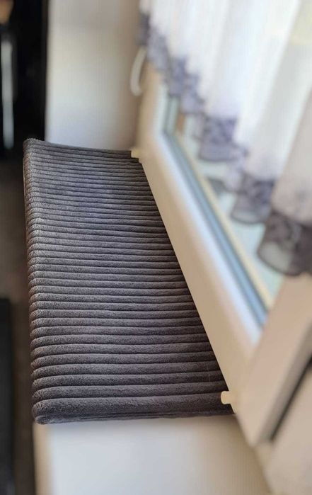 Legowisko na parapet, parapetnik welurowy dla kota psa