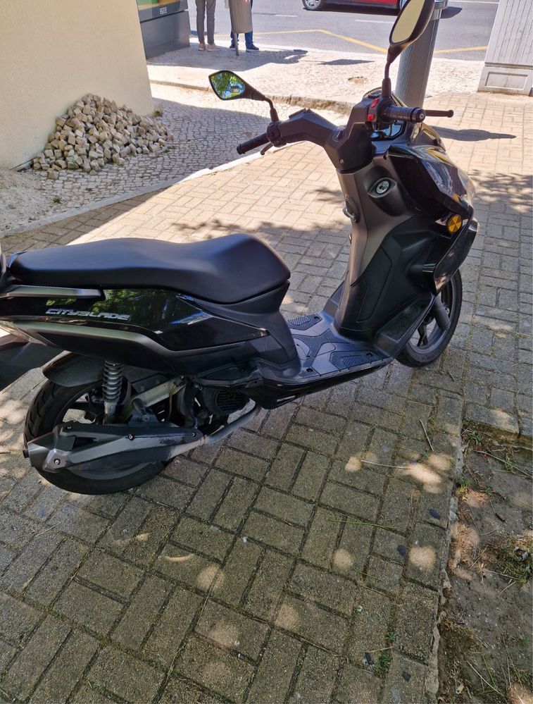 Moto Cityblade preta