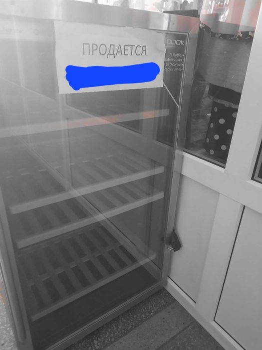 Продам винну шафу,холодильну вітрину для напоїв та мяса.