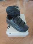 Sapatilhas Adidas n°28