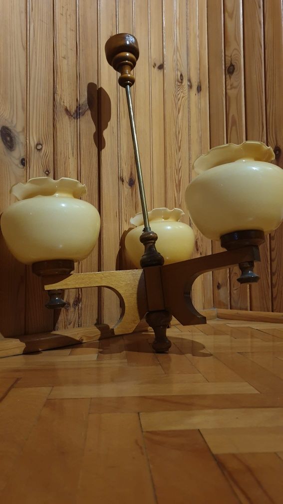 Lampa wisząca PRL drewno + szkło, na 3 żarówki