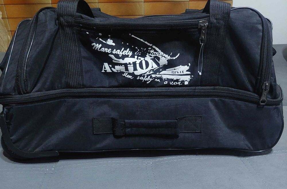 Дорожная Сумка Action  выше среднего размера, 78 литров.