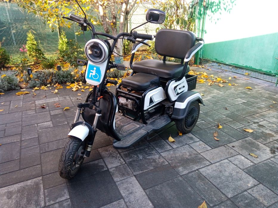 Трицикл електричний,електроскутер