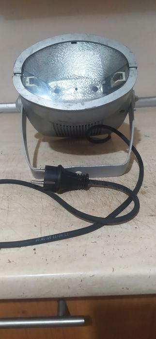 Lampa MetaHalogenowa