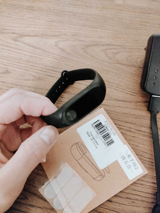 Watch (DAMAGED) + Screen Protectors | Xiaomi Mi Band 264551204801025121