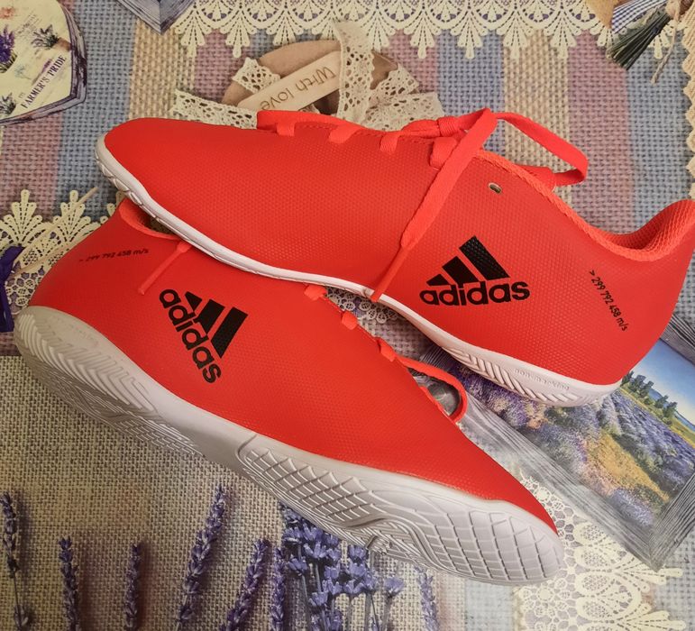 Криті футбольні бутси