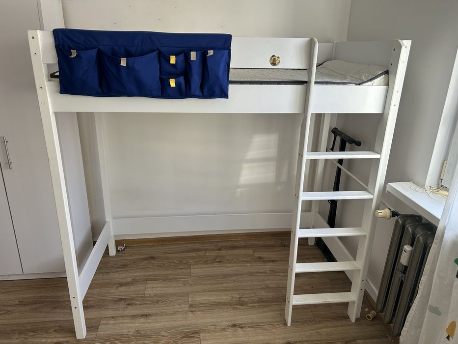 REZERWACJA /Łóżko dziecięce piętrowe + materac + przybornik + zasłonki