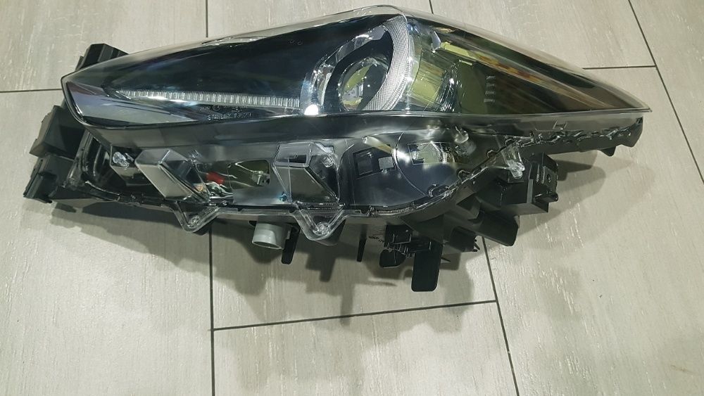 MAZDA 3 BM LIFT 2016- Фара ліва лед led рестайлінг bsp551040