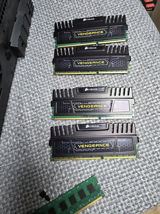 RAM DDR3 Corsair 2x 8gb dual 1600mhz