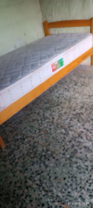 Cama com colchão. Em ótimo estado.  Solteiro aproveitem a oportunidade