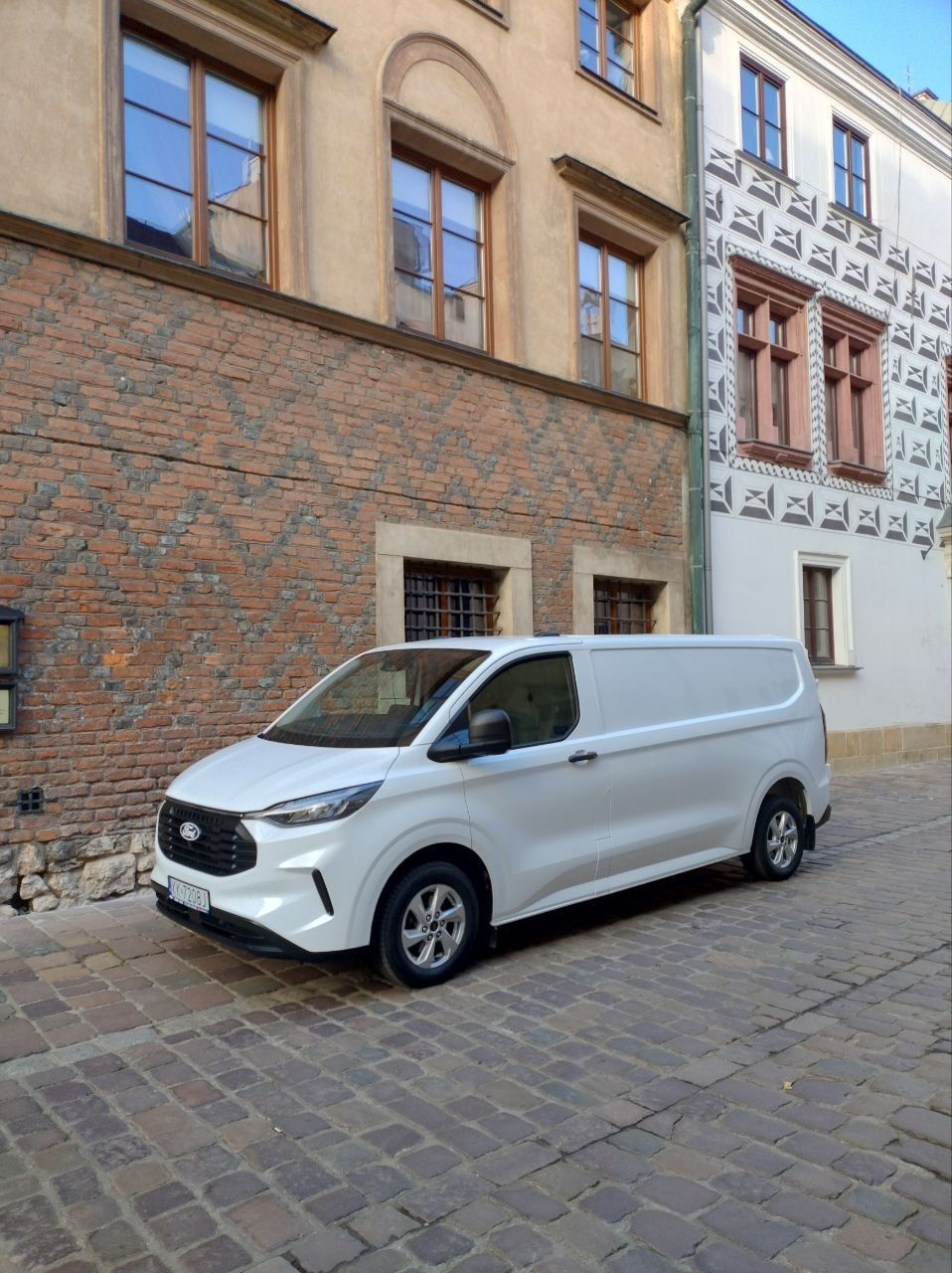 Wynajem samochodów ciężarowych Ford Transit L3H2/Custom L2/Connect L2