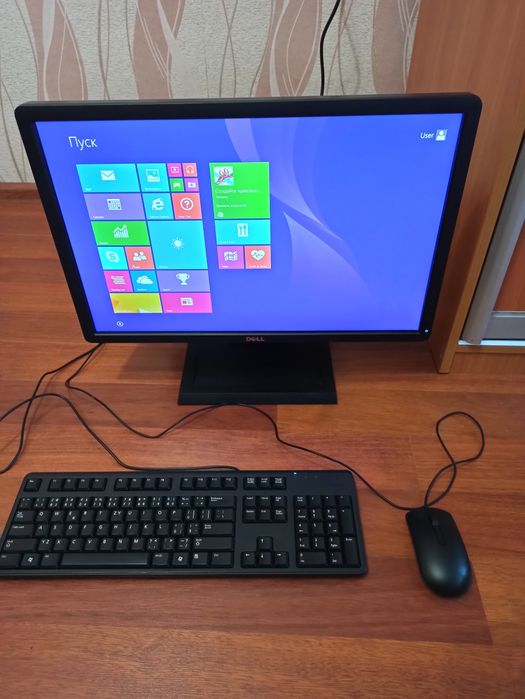 Монитор Dell P2213t 22"