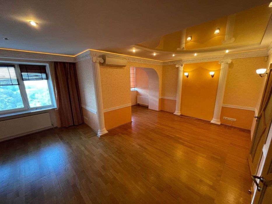 Дворівнева квартира в центрі міста! Можлива розстрочка!