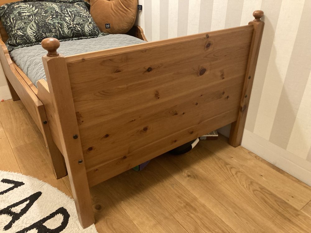 IKEA drewniane łóżeczko z materacem 90x140x170x200 cm Leksvik
