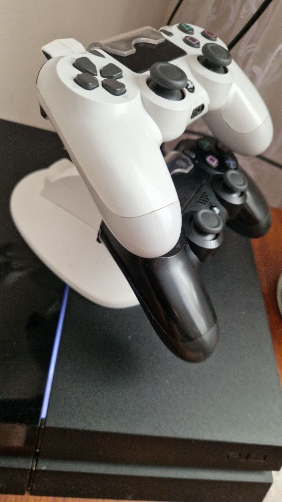 Ps 4 fat + 2 джостика