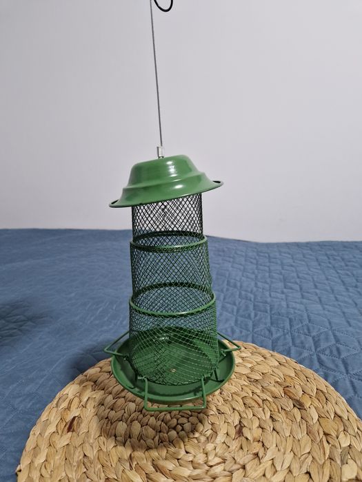 Karmnik dla ptaków do powieszenia