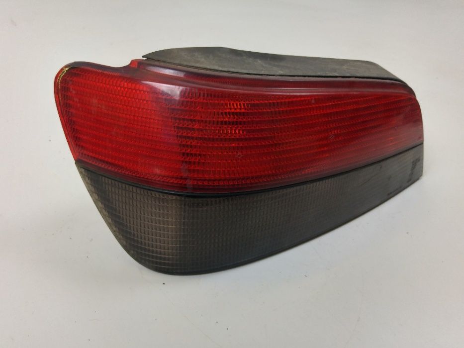 Peugeot 306 HB Lampa Tylna Lewa Lewy Tył