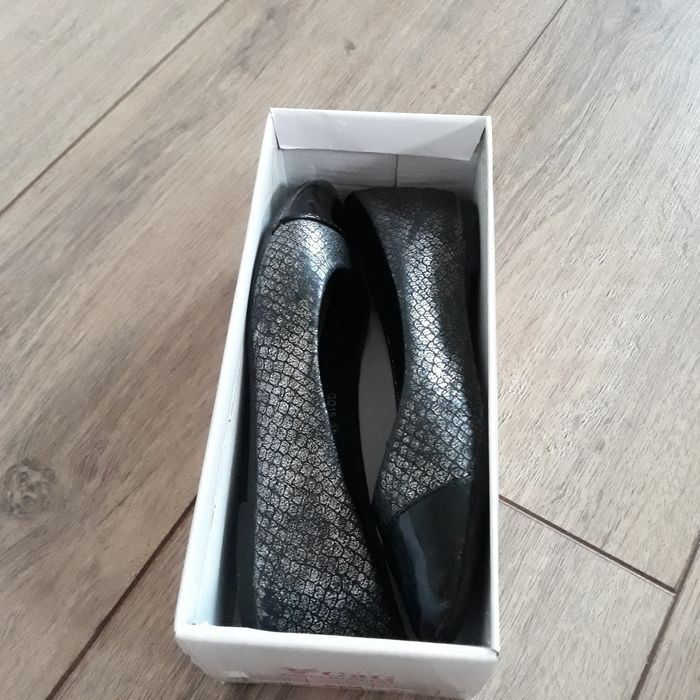 Eleganckie buty baleriny do sukienki 31