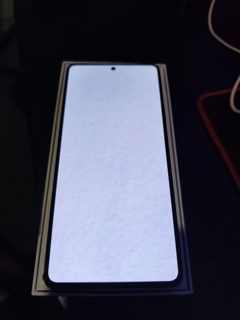 Telefon Xiaomi Poco F5 5G 12RAM/256GB