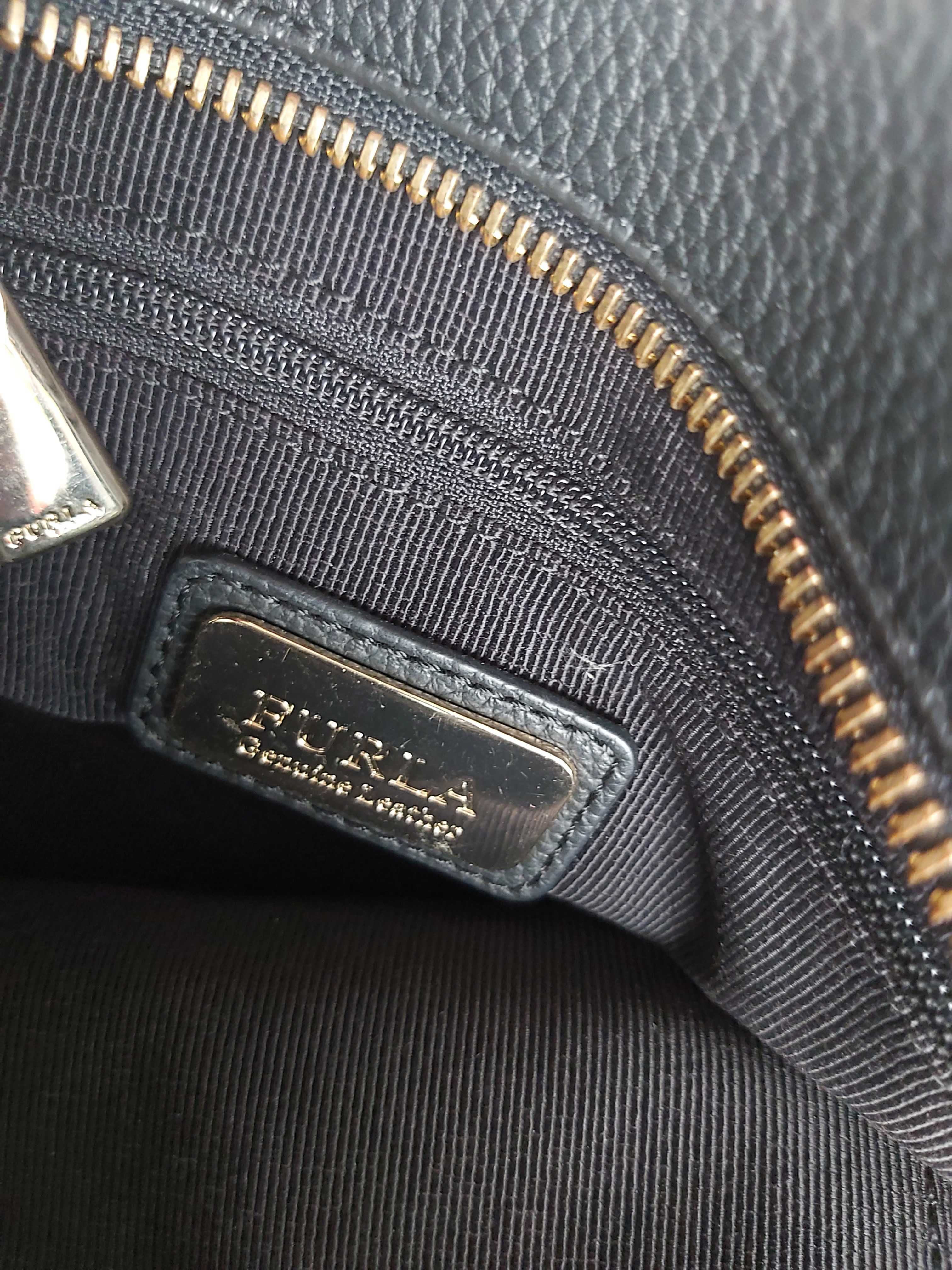 Użwana torebka kuferek FURLA czarna mała skorzana