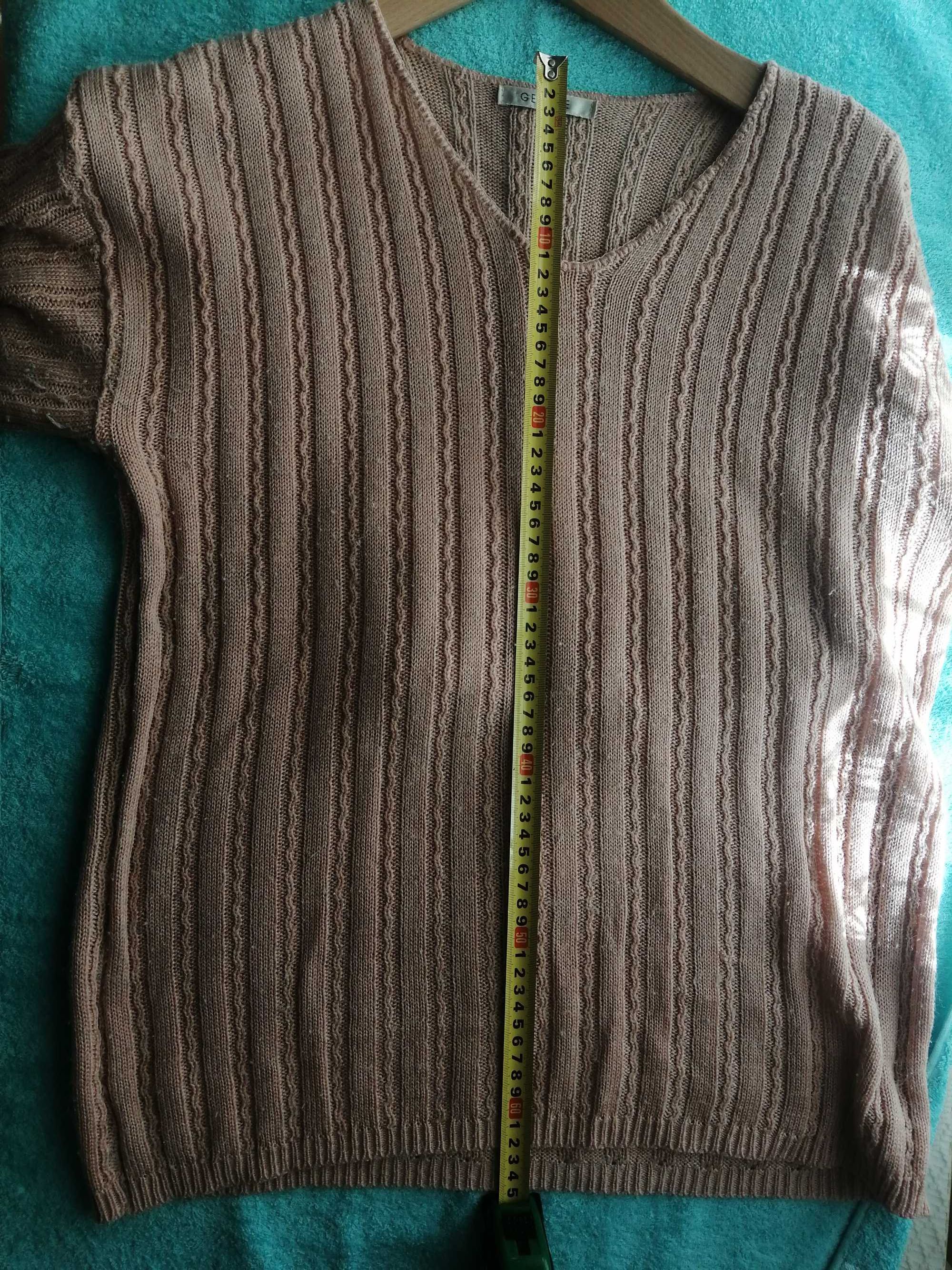 brzoskwiniowy sweterek