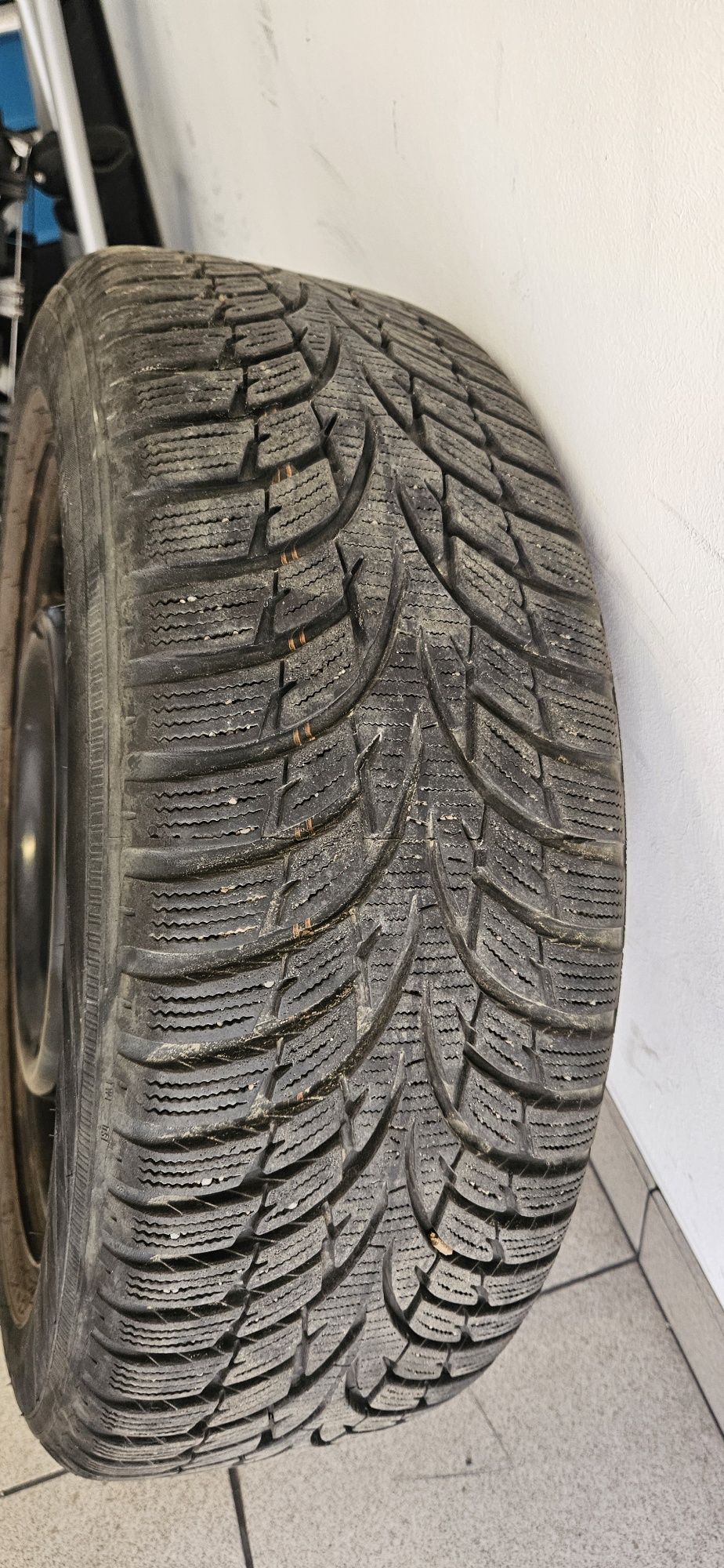 Opony zimowe Nokian 205/55/16