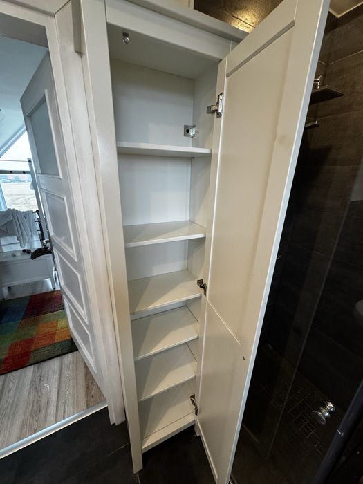 Zestaw szafek lazienkowych z umywalkami