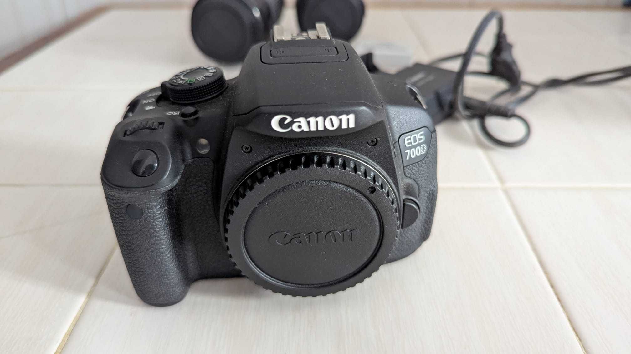 Canon 700D + EFS 18-55mm + EF 75-300mm + correias + bolsas + tripé etc
