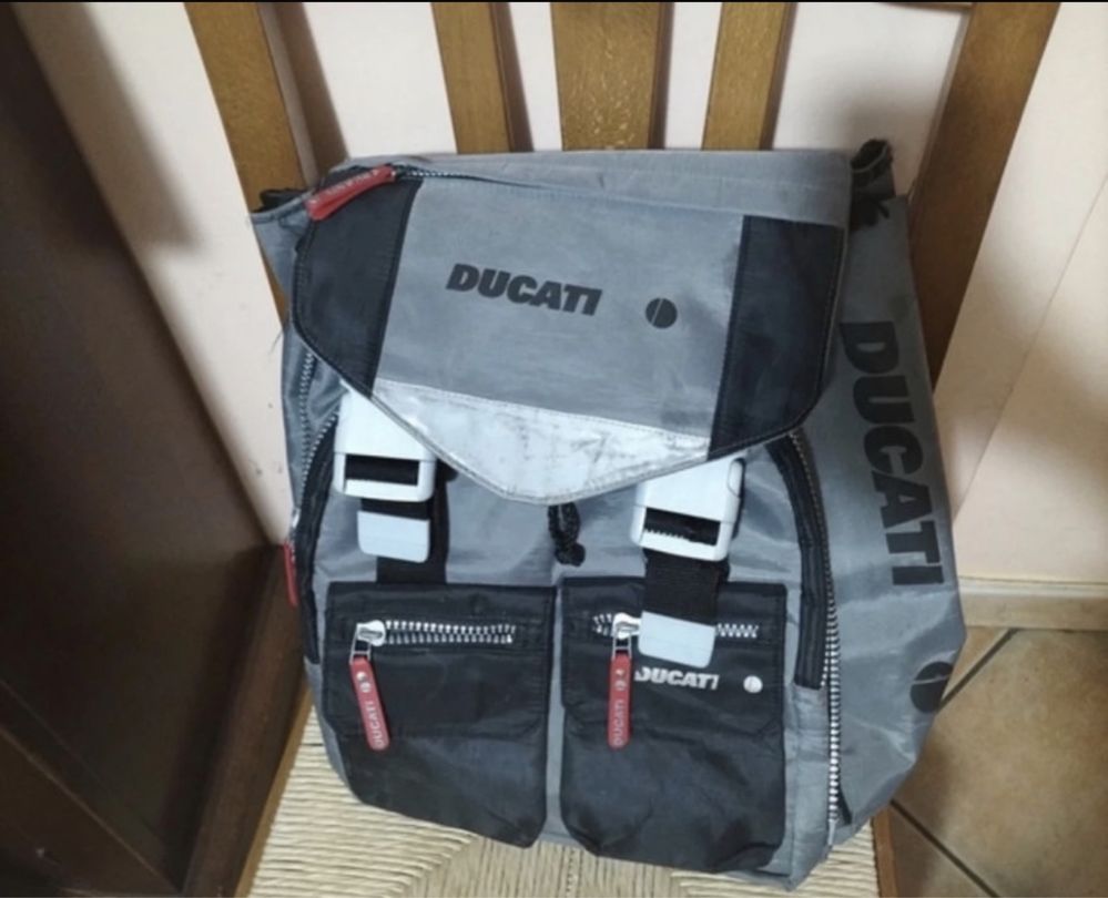 Mochila Ducati usada