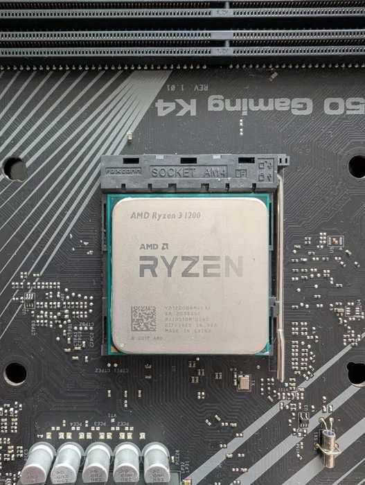 Motherboard + Ryzen 3 + 8GB RAM - 50 EUR