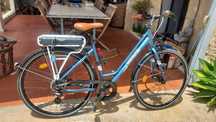 Wayscral Hybrid electric-assist bike powered by Michelin for women