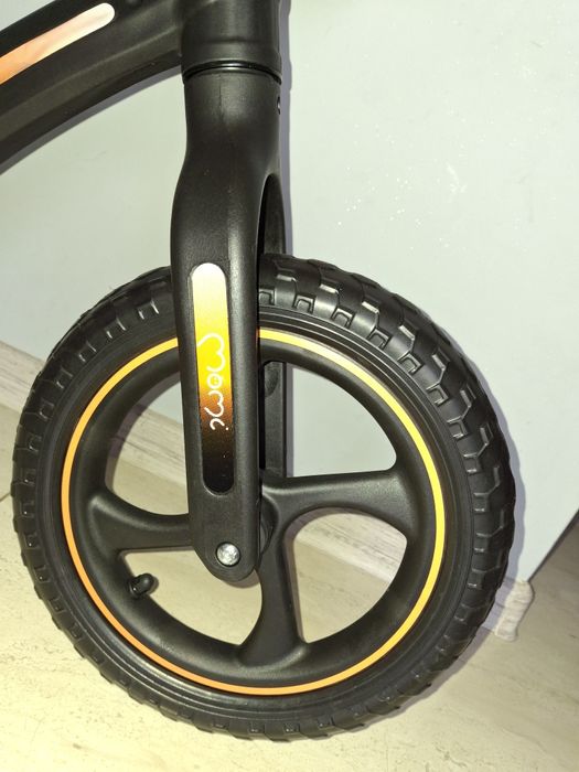 Rowerek biegowy dziecięcy MoMi