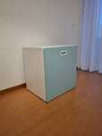 Baú ikea azul e branco